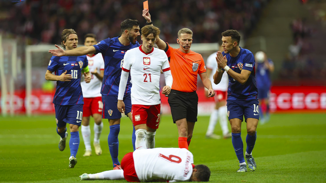 [VIDEO] La criminal entrada sobre Lewandowski en el cruce entre Polonia y Croacia