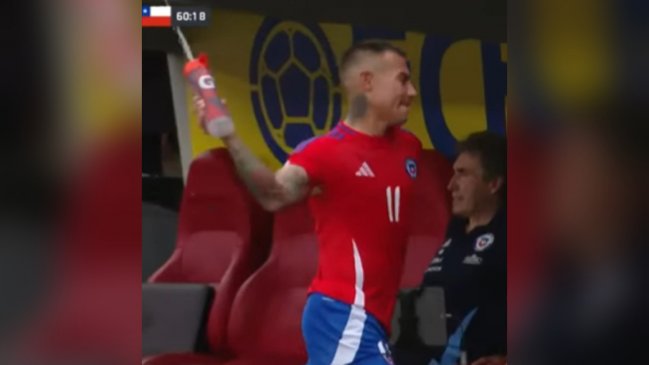 Eduardo Vargas evidenció su frustración tras ser sustituido ante Colombia