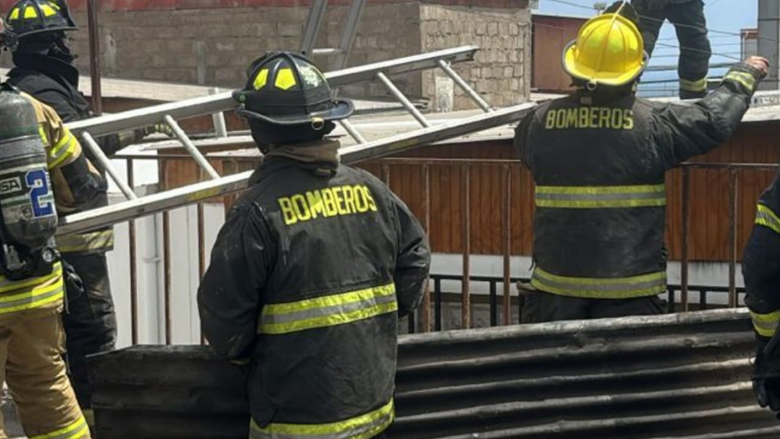 Fuego destruyó inmueble en el sector norte de Antofagasta