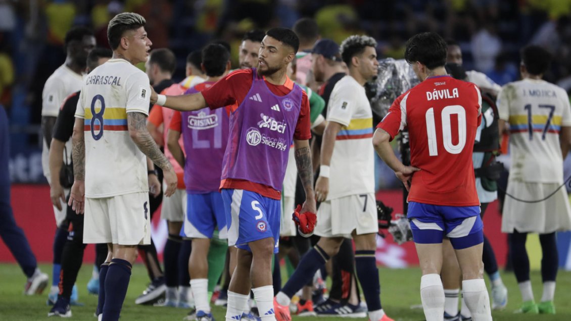 Resumen: La Roja agudizó su crisis y mira de lejos la zona de clasificación al Mundial