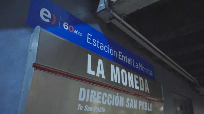Con motivo de los 60 años de Entel, Estación La Moneda es renombrada 