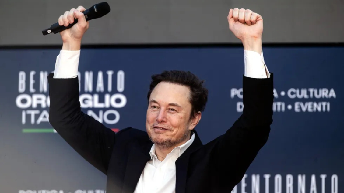 Musk ya dio dos premios de un millón de dólares a votantes pese a los avisos judiciales