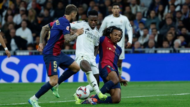 Vinicius por insultos racistas a jugadores de Barcelona: Todo mi apoyo a Lamine, Ansu y Raphinha