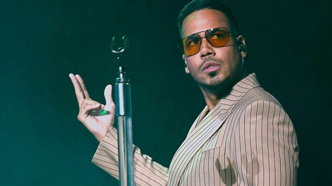 ¿Podrá cantar en Chile? Romeo Santos perdió la voz durante show de Aventura