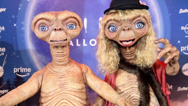 El disfraz más esperado: La icónica Heidi Klum sorprendió como E.T en Halloween