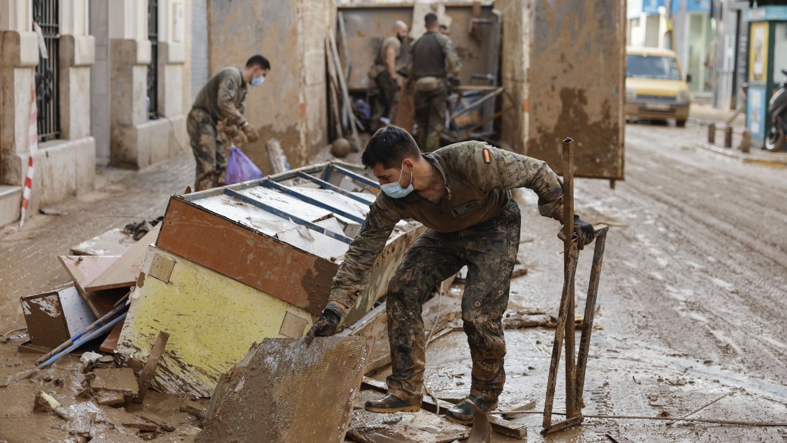 Más de 36 mil personas han sido rescatadas tras inundaciones en Valencia