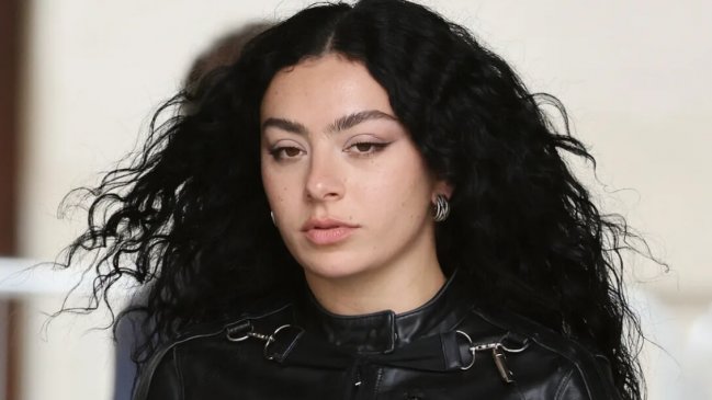 Charli XCX participará en una nueva película basada en el personaje histórico Juana de Arco