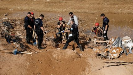   Rescatistas siguen en busca de posibles fallecidos en Valencia 