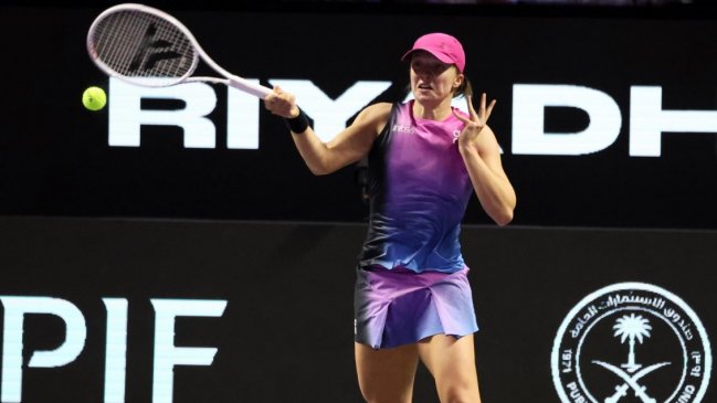 [VIDEO] Iga Swiatek vivió difícil momento por desconocimientos de las reglas de las Finales