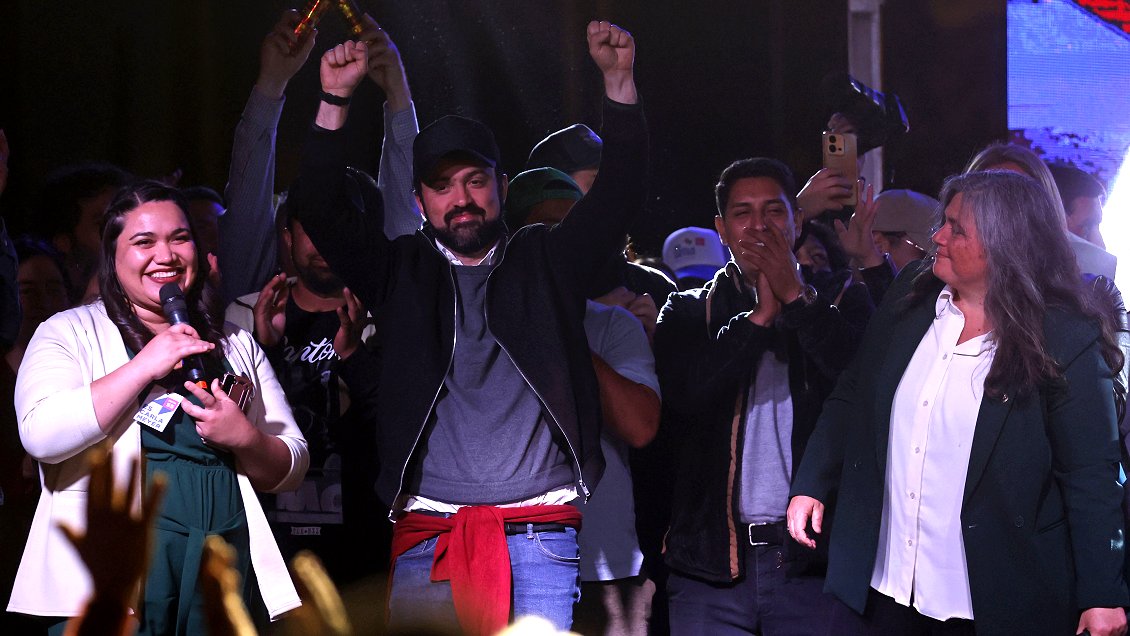 Movimiento de Jorge Sharp no descarta levantar candidato presidencial