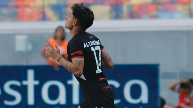 Javier Altamirano tuvo emotivo regreso a las canchas en empate de Estudiantes