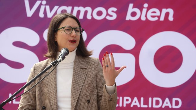 Irací Hassler renunció a la alcaldía de Santiago