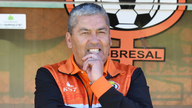 Cobresal oficializó la renovación del entrenador Gustavo Huerta