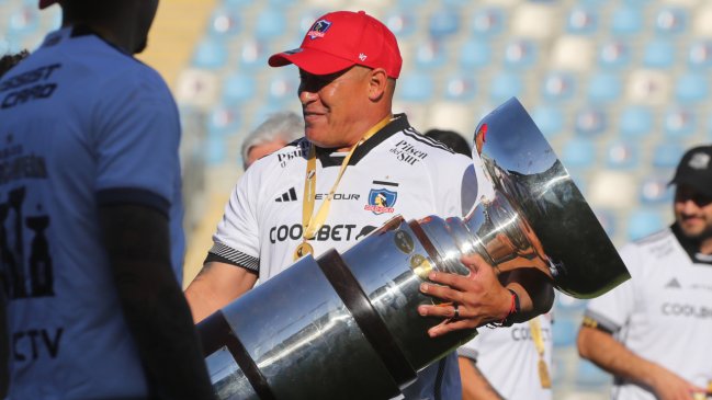 Colo Colo buscará extender vínculo de Almirón y evaluará renovación de Cortés este jueves