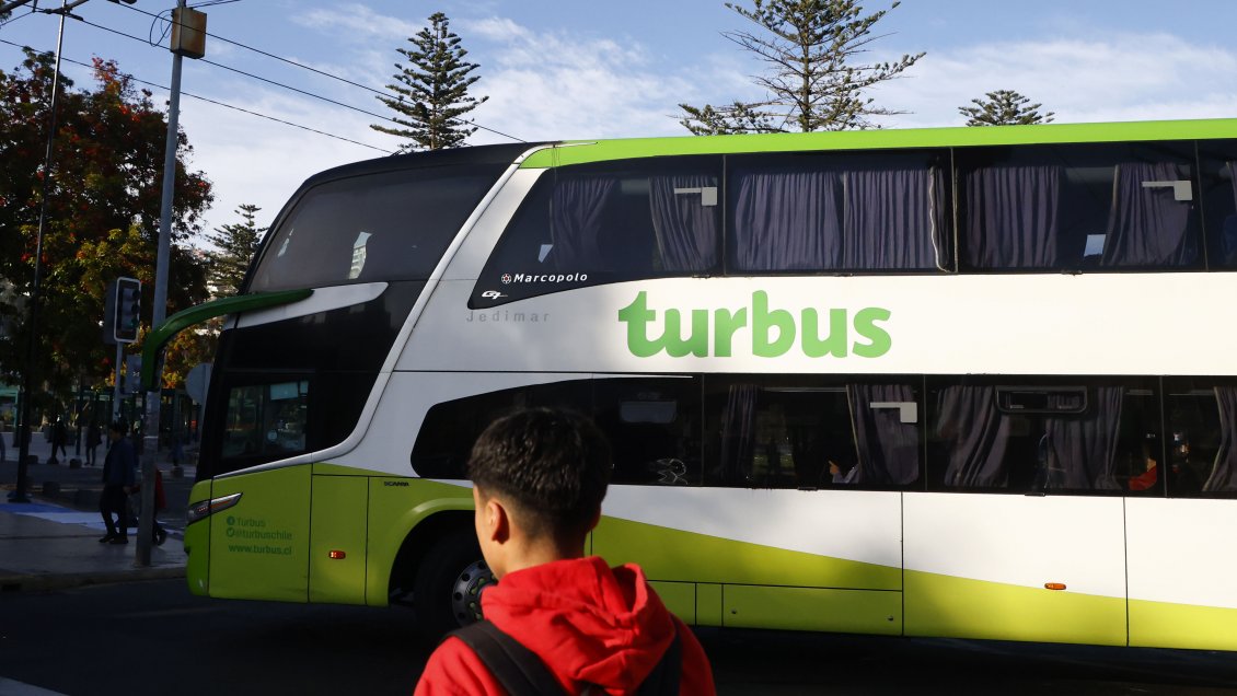 Turbus: 400 trabajadores en huelga ante negativa a mejoras salariales