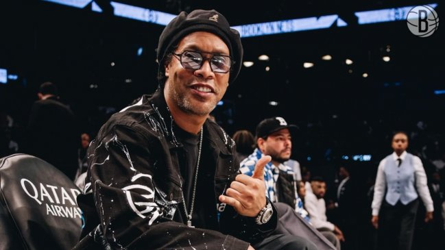 Polémica en Brasil: Ronaldinho fue a la NBA mientras jugaba la selección