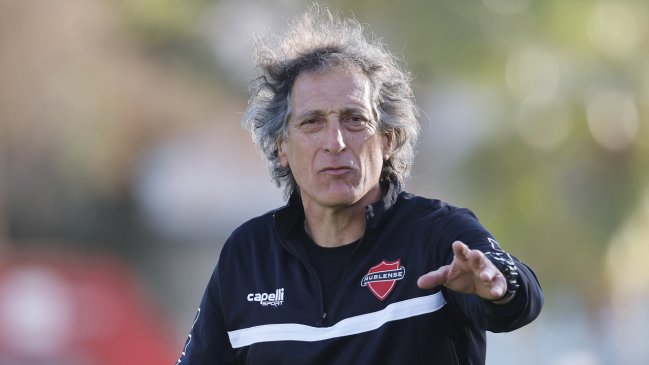 Mario Salas dejó de ser el entrenador de Ñublense