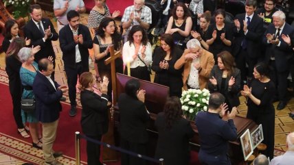   Parlamentarios, familiares y amigos se despiden de la diputada Mercedes Bulnes 