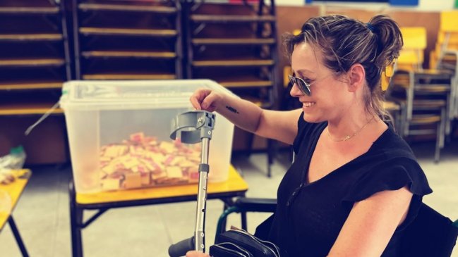 Claudia Conserva llegó fracturada a votar