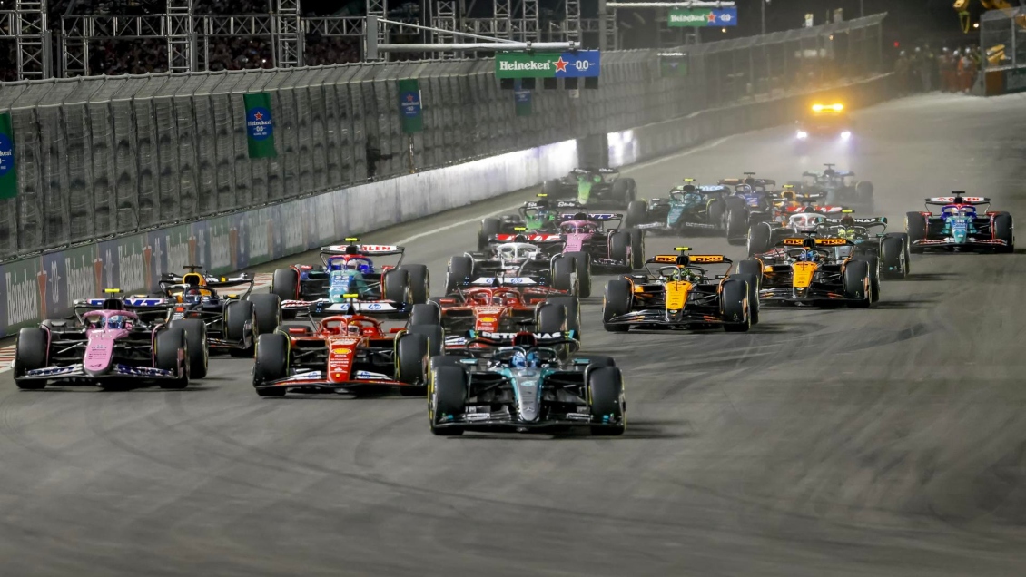 [VIDEO] Hinchas de la Fórmula 1 se las ingeniaron para ver el GP de Las Vegas