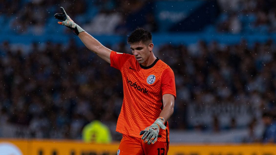 Medio argentino puso al arquero de San Lorenzo como interés de Colo Colo