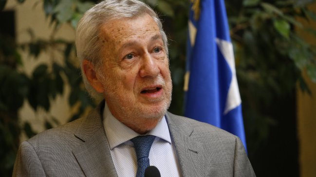 Canciller Van Klaveren realiza visita oficial a China