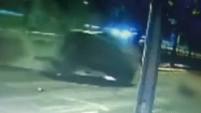 Conductor de 18 años, con tres órdenes de detención vigentes, murió al volcar auto en Ñuñoa