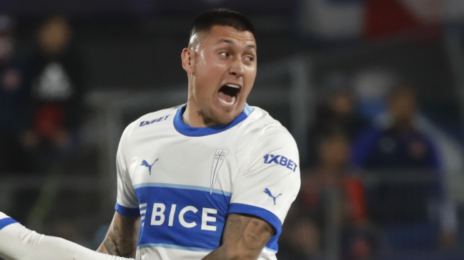 Castillo estalló contra la UC por su nueva camiseta: Falta que le cambien el nombre al club