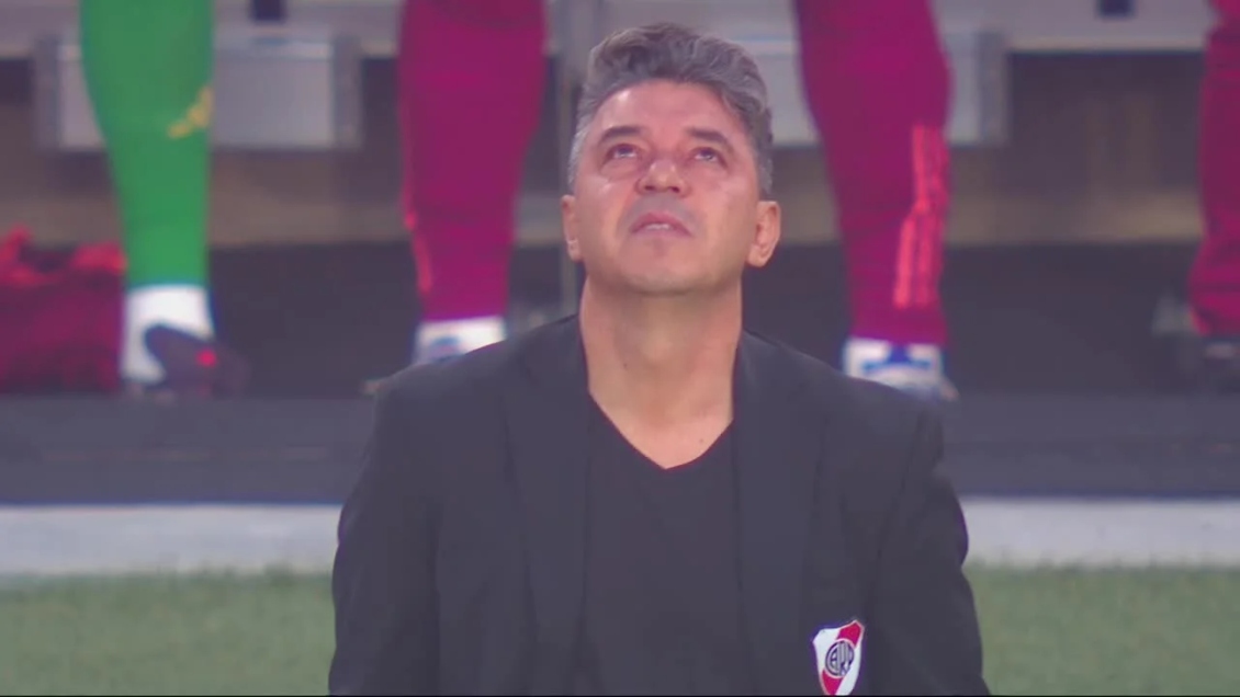[VIDEO] Marcelo Gallardo se emocionó hasta las lágrimas en minuto de silencio en honor a su padre