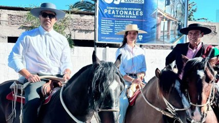   De futbolista a jinete: Claudio Bravo participó en actividad montado a caballo 