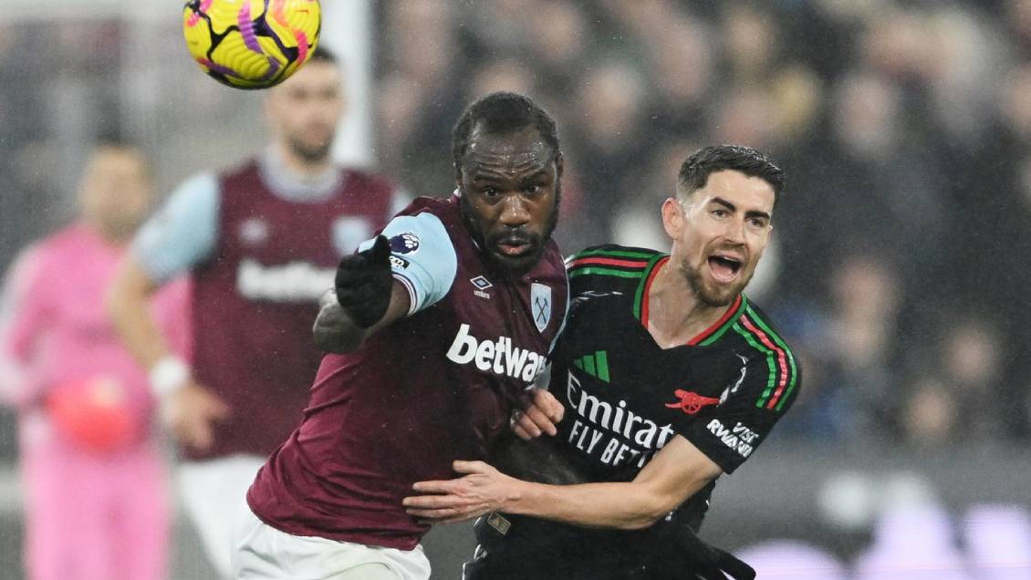 West Ham considera extensión de contrato para el lesionado Michail Antonio