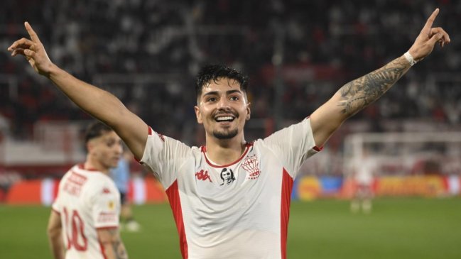 [VIDEO] El lindo gesto de Williams Alarcón con un pequeño hincha de Huracán