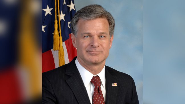 Director del FBI anunció que dimitirá antes de que Trump asuma el poder