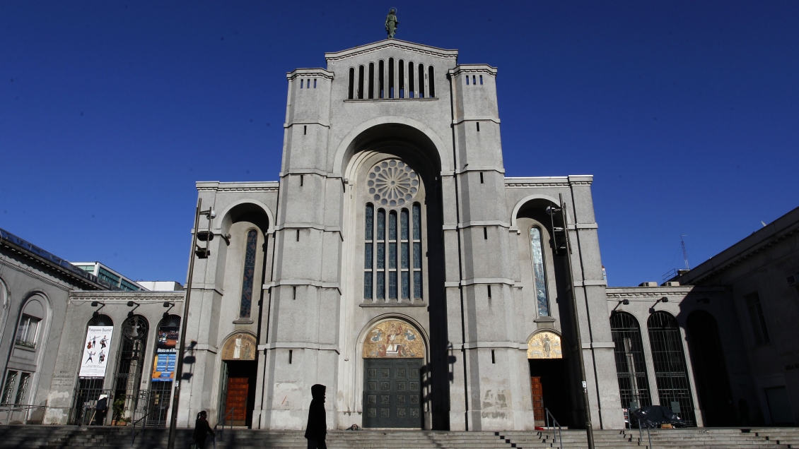 Concepción: Hombre se quemó a lo bonzo y caminó cuatro cuadras hacia la Catedral