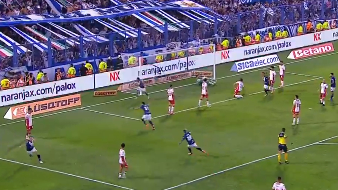 [VIDEO] Vélez tomó ventaja ante Huracán con goles de Aquino y Fernández y se ilusiona con el título