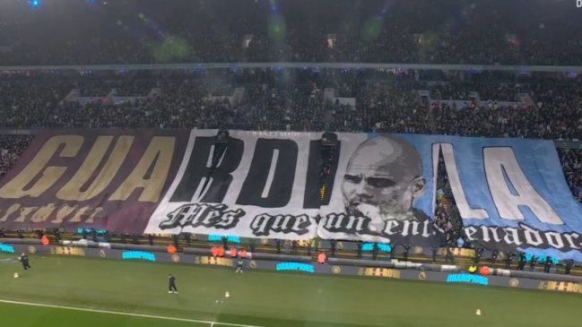 Hinchada de Manchester City manifestó su apoyo a Guardiola con pancarta en catalán