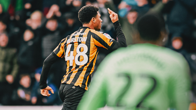 Swansea de Vigouroux cayó en los minutos finales ante Hull City