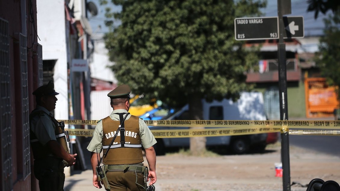 Carabinero de civil se enfrentó a balazos con delincuentes para frustrar asalto en Quinta Normal