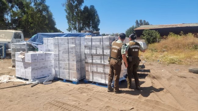 Cartagena: Recuperan 240 millones de pesos en vinos y decomisan dos camiones con patentes falsas