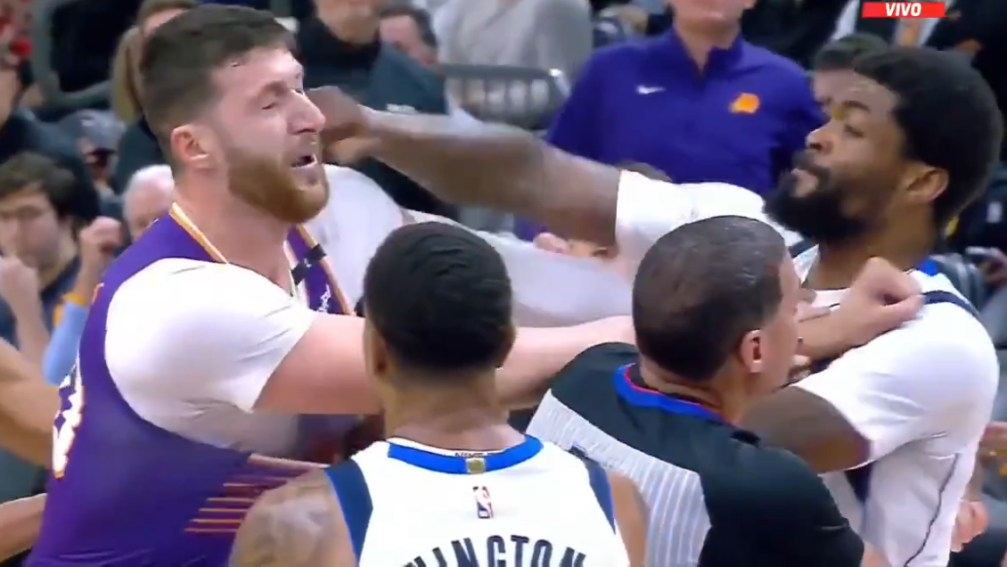 [VIDEO] Jugadores terminaron a los golpes en el duelo de los Suns y Mavericks