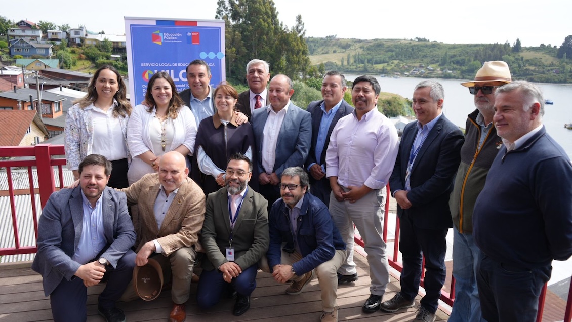 SLEP Chiloé firma convenios de cooperación con las diez comunas de la provincia