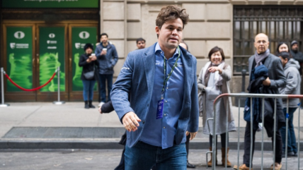   Polémica en el ajedrez: Eliminaron a Magnus Carlsen del Mundial por usar jeans 