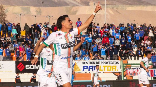 Delantero Diego Coelho renovó con Cobresal