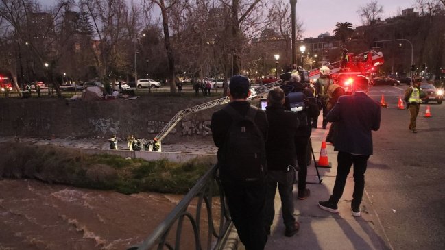 Encuentran cuerpo de una mujer en la ribera del Río Mapocho
