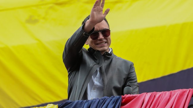 Noboa encargó por cuatro días la Presidencia de Ecuador a vicepresidenta temporal