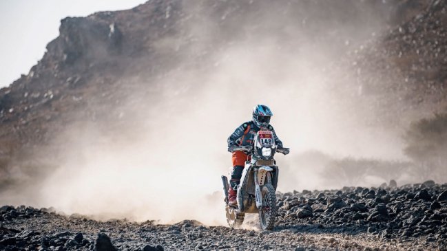 Tomás de Gavardo entró en el umbral de los 50 mejores en moto en el Rally Dakar