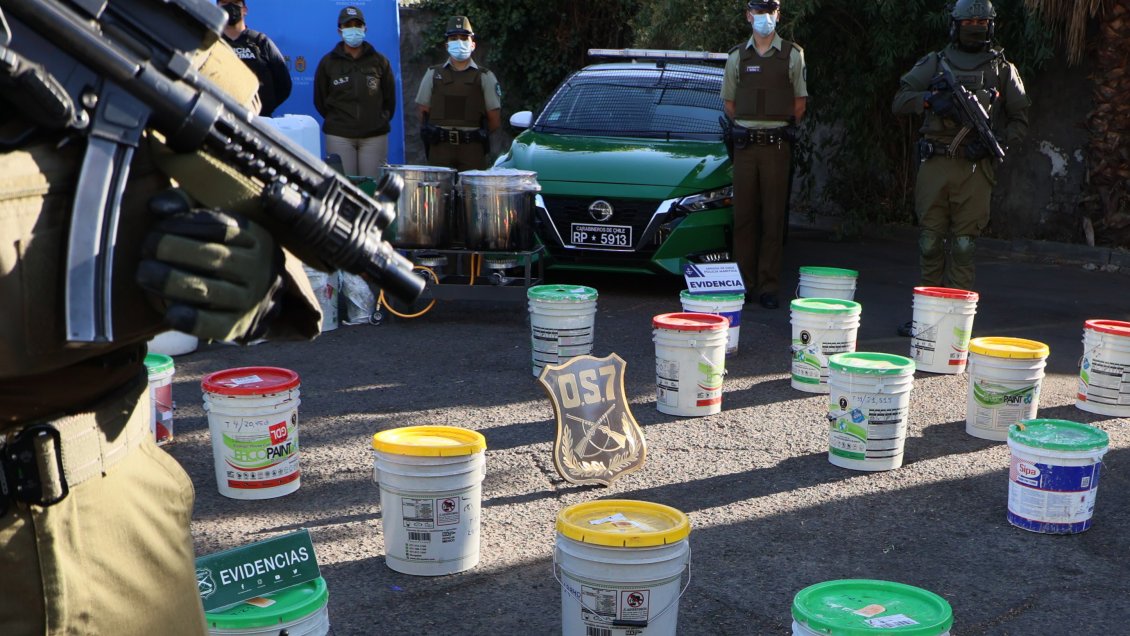 A lo Breaking Bad: Decomisan más de 800 kilos de metanfetamina en Lolol