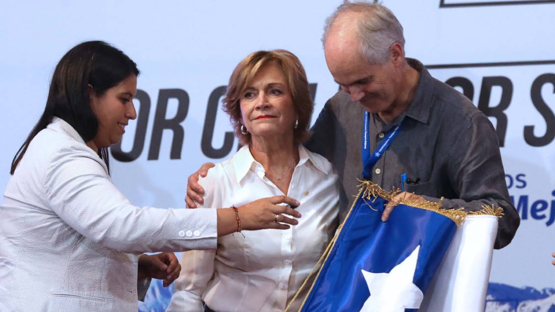 Siguen las reacciones tras la unción de RN a Matthei mientras el oficialismo urge primaria