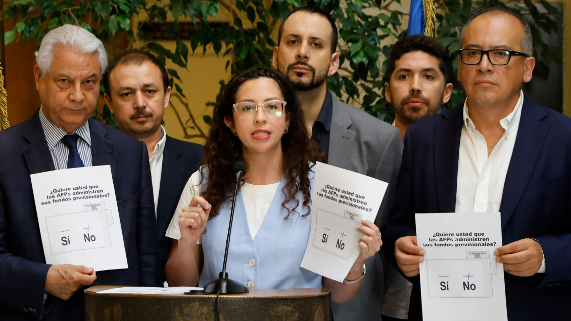 Pensiones: Oficialismo presenta proyecto para plebiscitar reforma