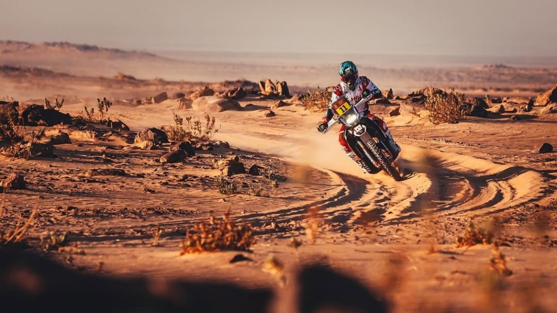 José Ignacio Cornejo quedó lejos de los líderes en la décima etapa del Dakar